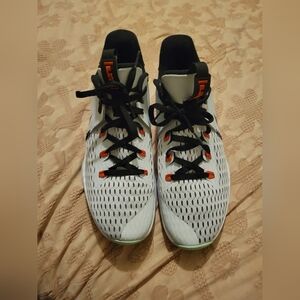 Nike LeBron James Witness 5s